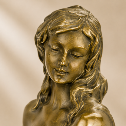 Sculpture bronze femme assise sur tabouret de bar Art Déco, vue 2