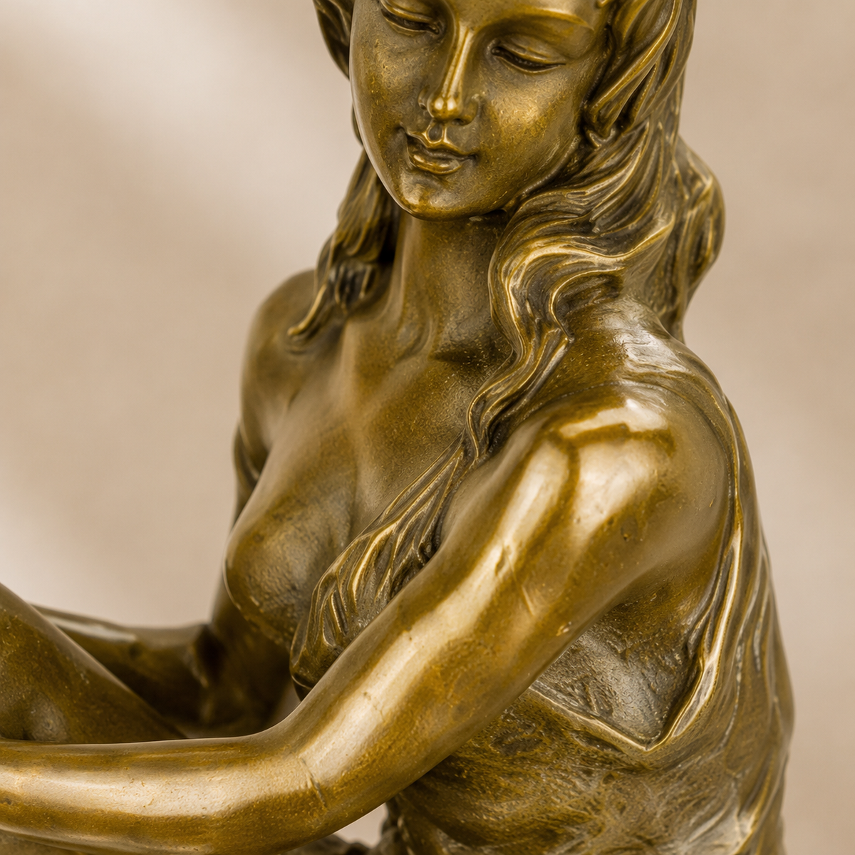 Sculpture bronze femme assise sur tabouret de bar Art Déco, vue 3