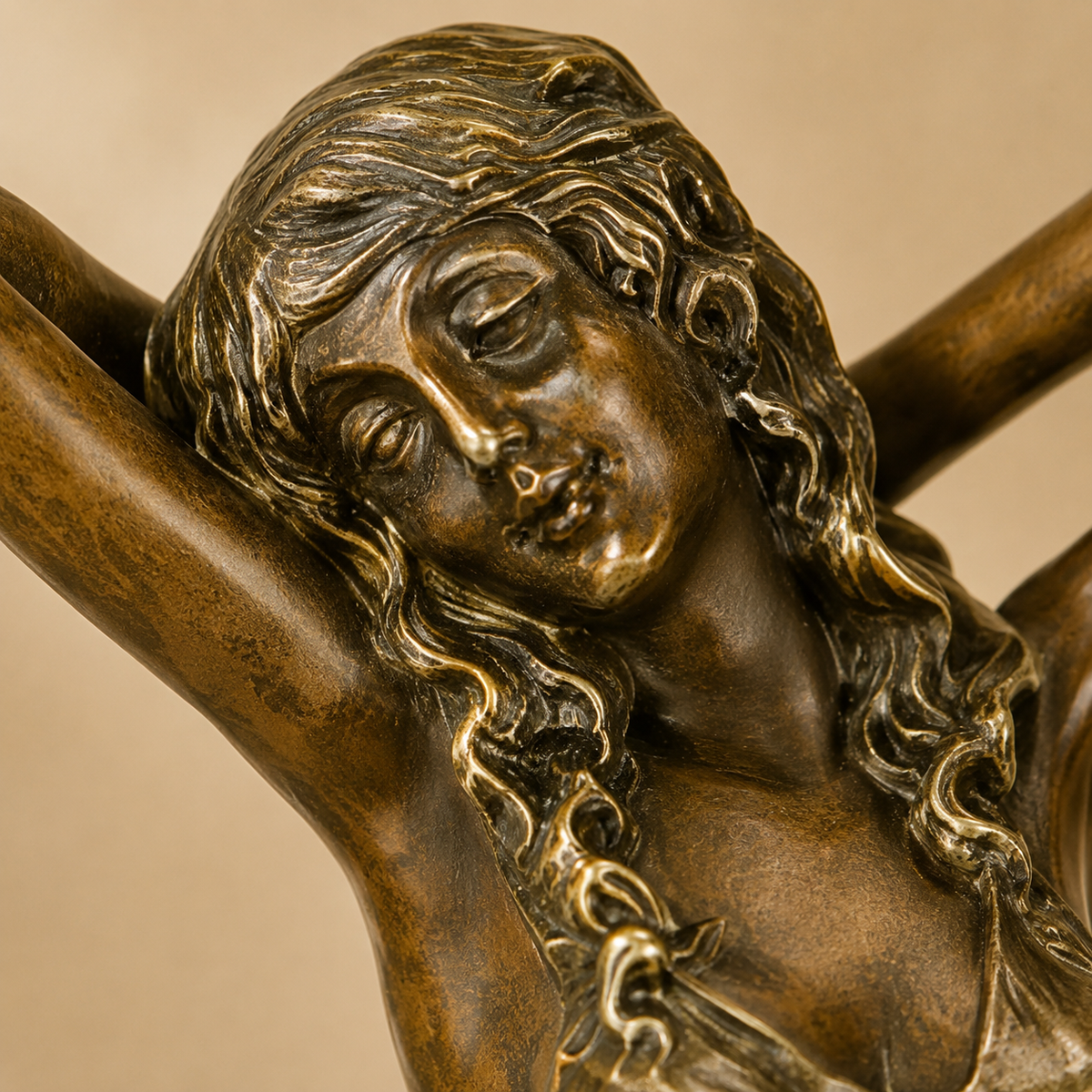 Sculpture bronze femme assise sur tabouret de bar Art Déco, vue 2