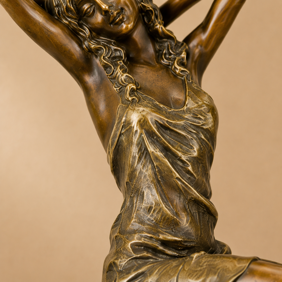 Sculpture bronze femme assise sur tabouret de bar Art Déco, vue 3