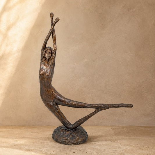 Sculpture bronze femme nue en étirement, style moderniste, vue d'ensemble
