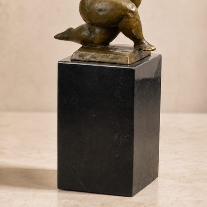 Sculpture bronze femme voluptueuse dansante sur socle marbre, vue 7