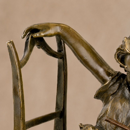 Sculpture bronze fillette au chat sur chaise haute, vue 6