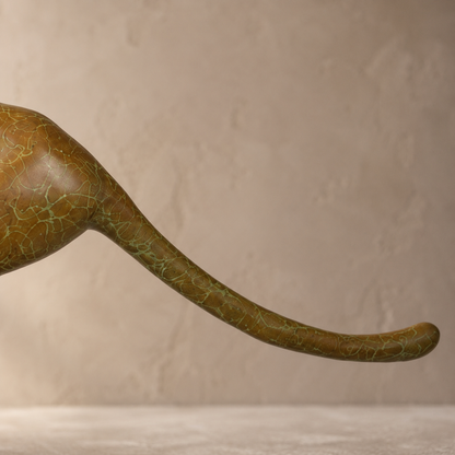 Sculpture bronze guépard en pleine course sur socle marbre, vue 6