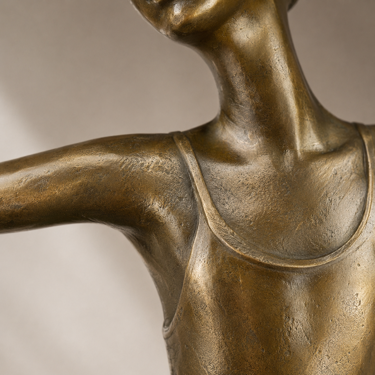Sculpture bronze jeune ballerine en arabesque sur marbre, vue 5