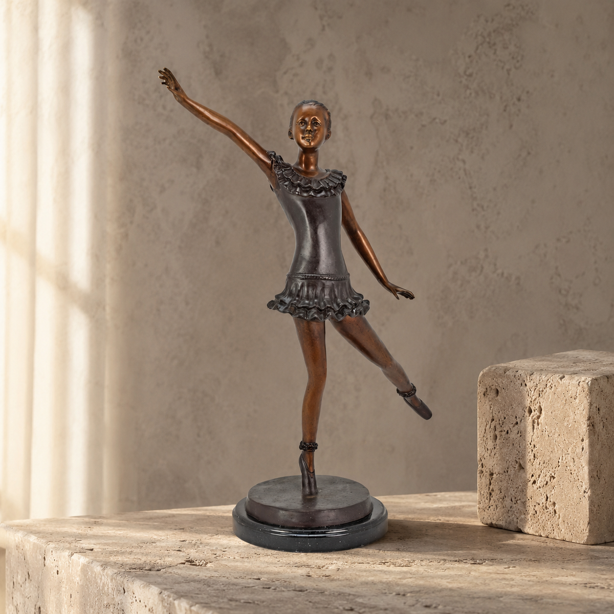 Sculpture bronze jeune ballerine en arabesque sur socle