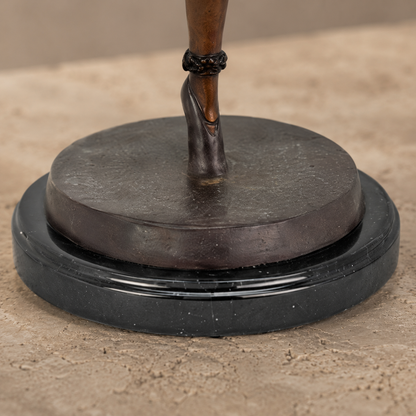 Sculpture bronze jeune ballerine en arabesque sur socle, vue 6