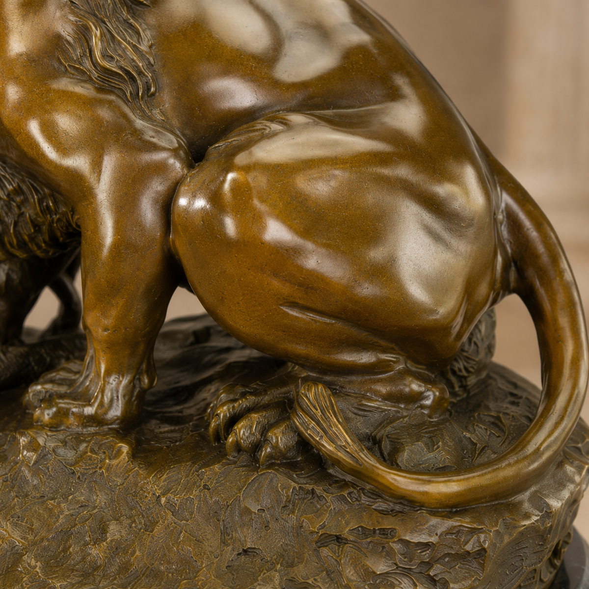 Sculpture bronze Lion au serpent d'après A. Barye, vue 5
