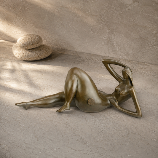 Sculpture bronze nu féminin allongé style Art Déco