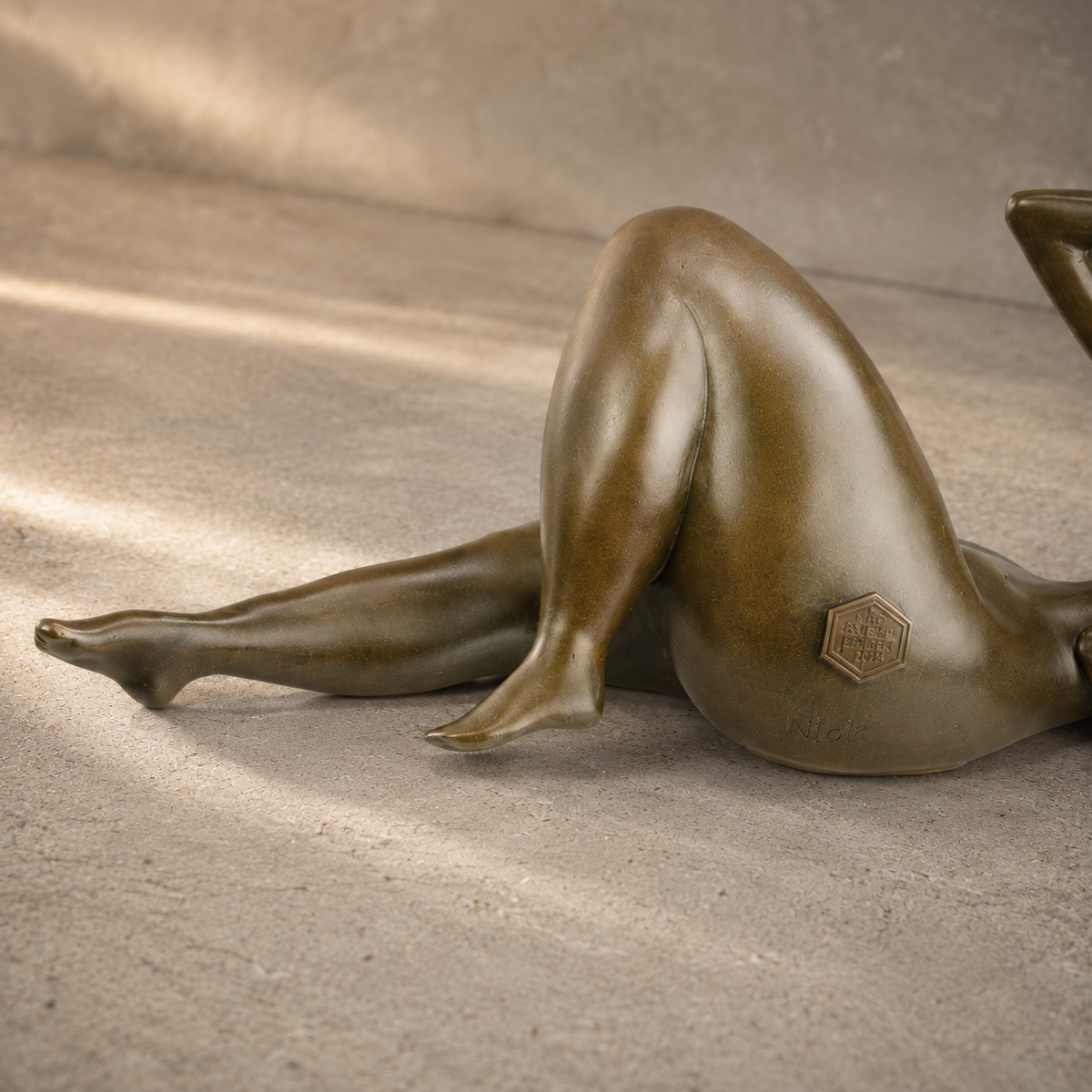 Sculpture bronze nu féminin allongé style Art Déco, vue 7