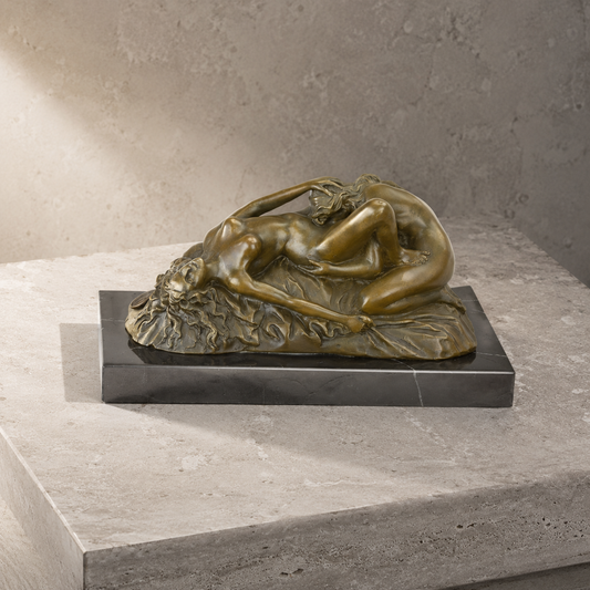 Sculpture bronze nu féminin allongé sur socle marbre noir