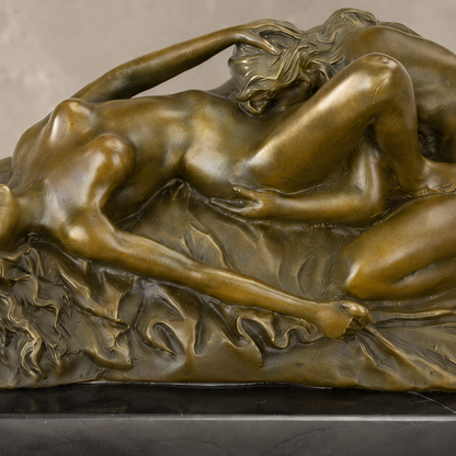 Sculpture bronze nu féminin allongé sur socle marbre noir, vue 4