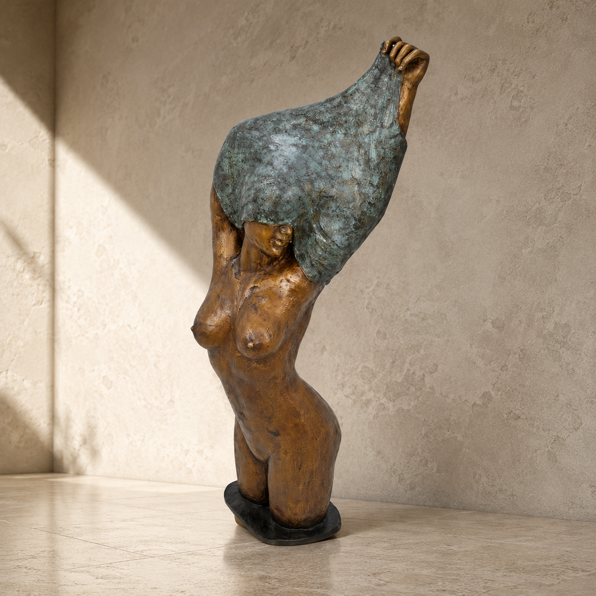 Sculpture bronze nu féminin au drapé vert-de-gris