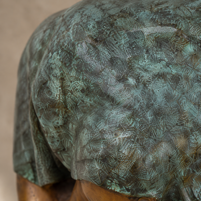 Sculpture bronze nu féminin au drapé vert-de-gris, vue 4
