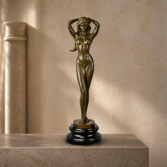 Sculpture bronze nu féminin debout sur socle marbre noir
