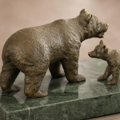 Sculpture bronze ourse et ourson sur socle marbre vert, vue 7