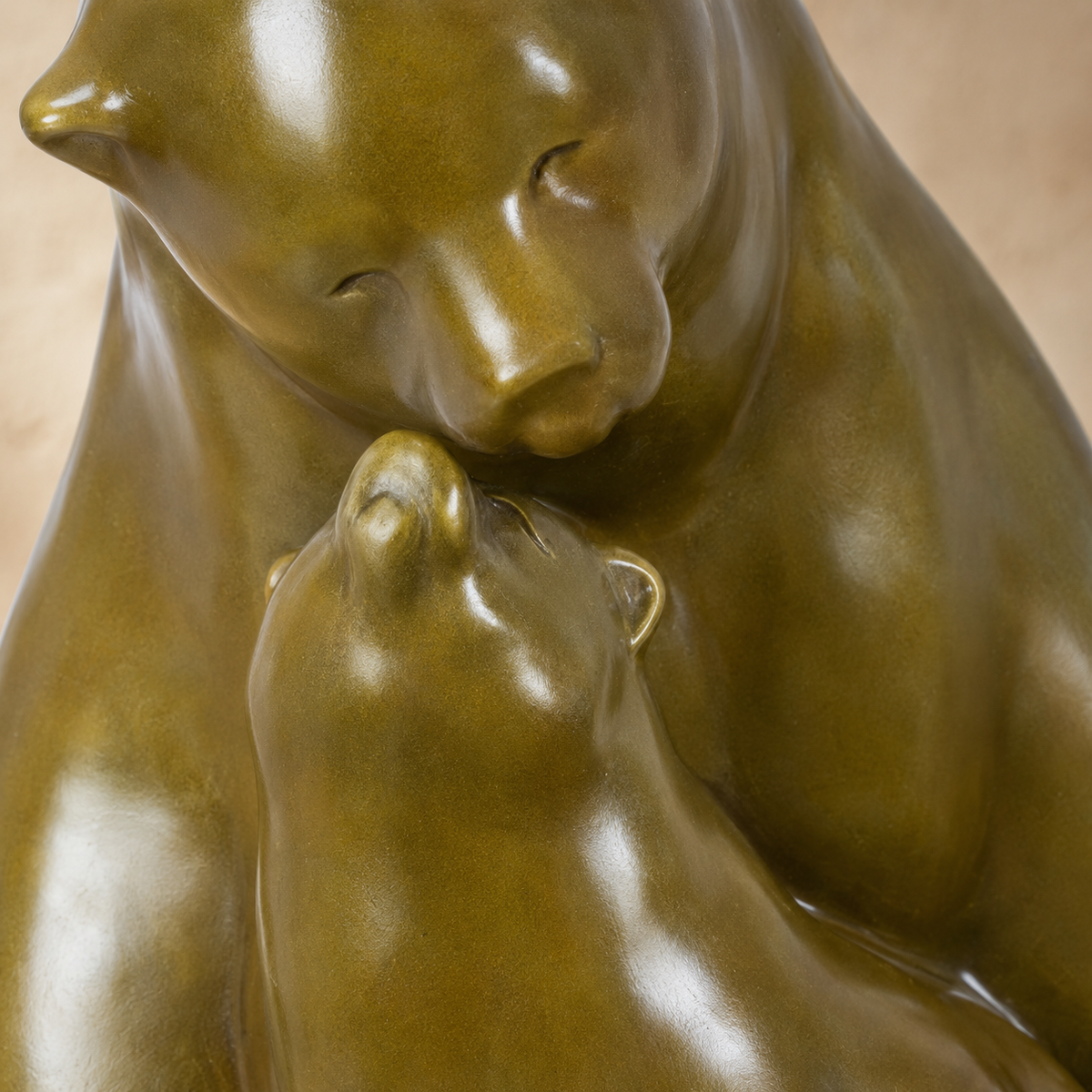 Sculpture bronze ourse et ourson sur socle marbre, vue 4