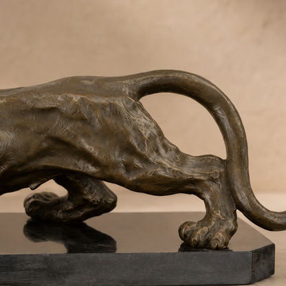 Sculpture bronze panthère en mouvement sur socle marbre noir, vue 6