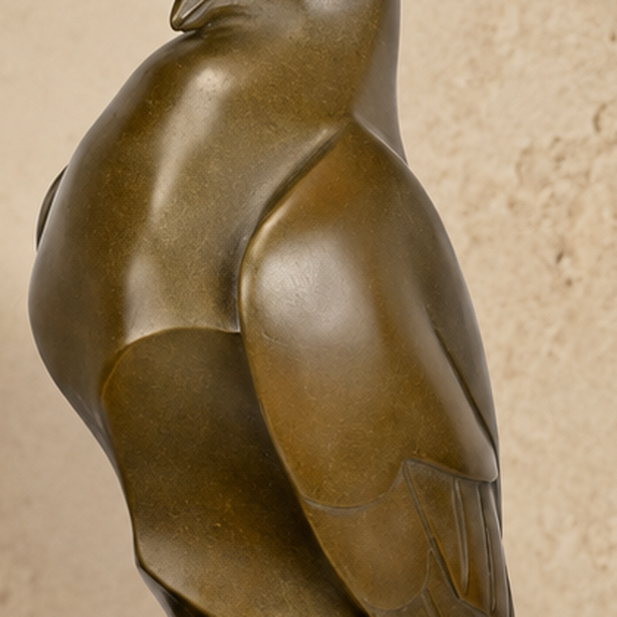 Sculpture bronze patine brune, pigeon sur socle marbre noir, vue 3