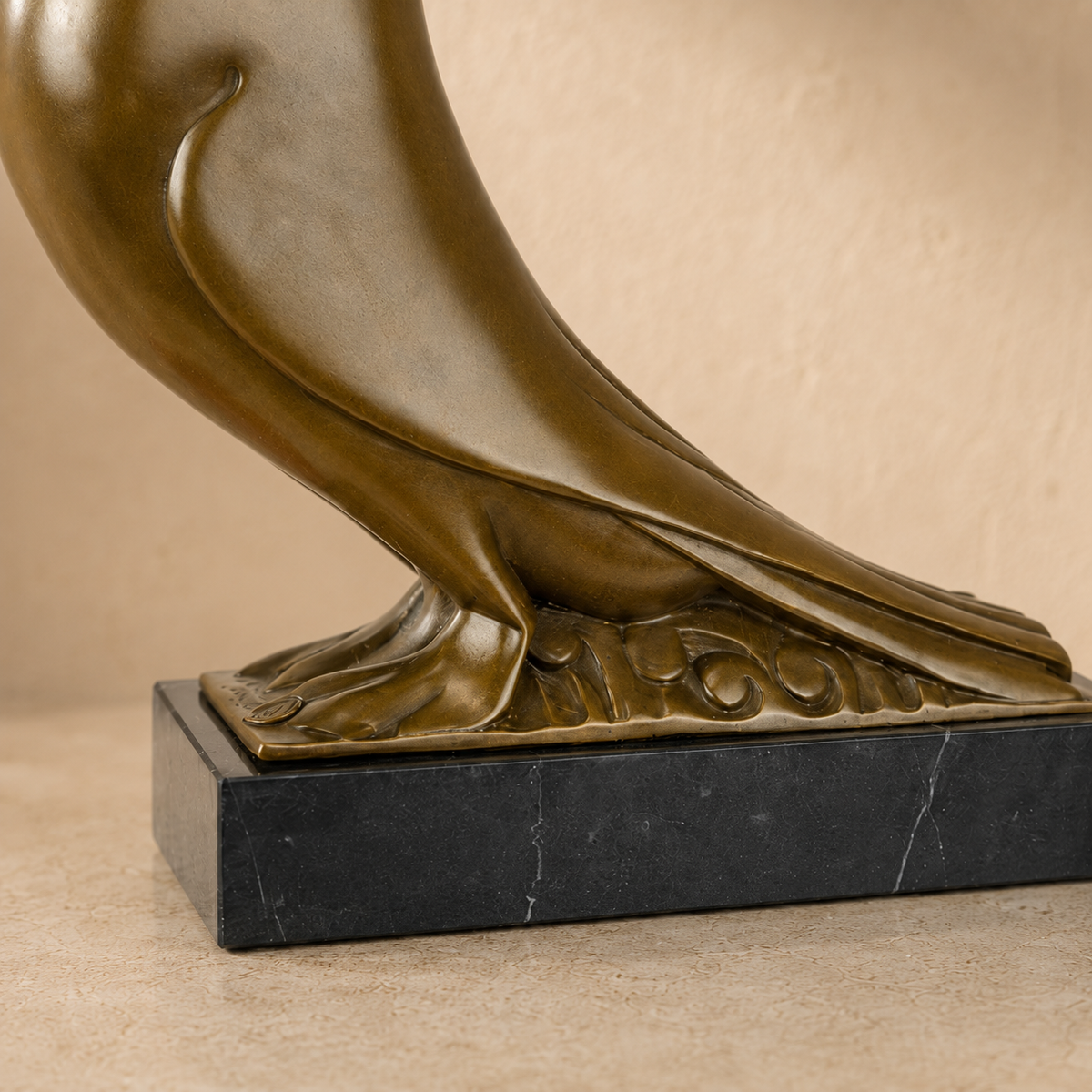 Sculpture bronze pigeon stylisé Art Déco sur socle marbre, vue 5