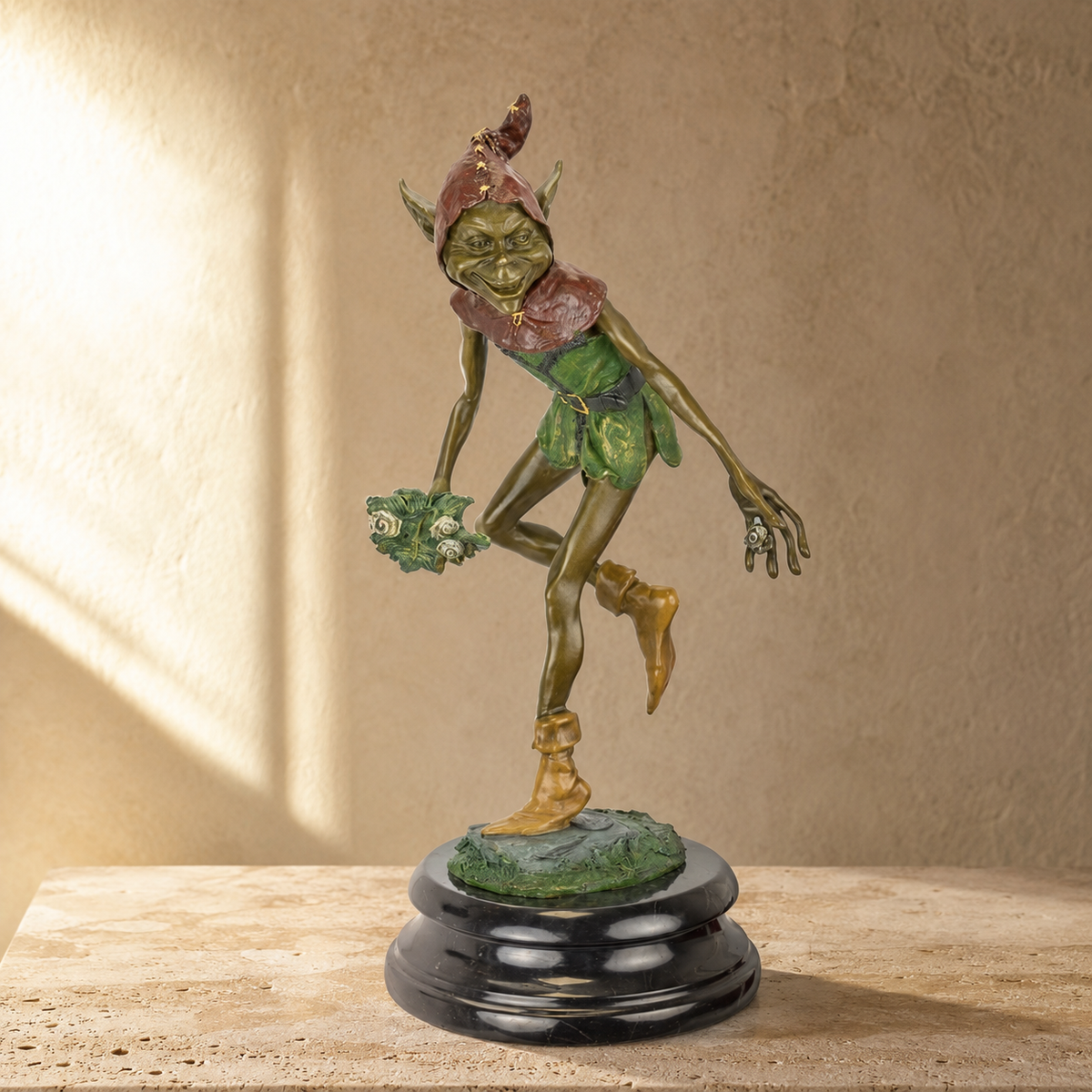 Sculpture bronze polychrome lutin dansant aux escargots