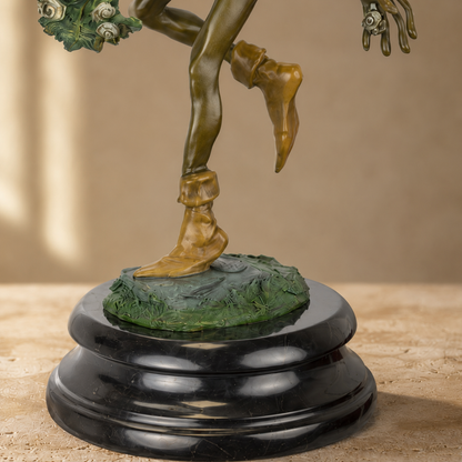 Sculpture bronze polychrome lutin dansant aux escargots, vue 7
