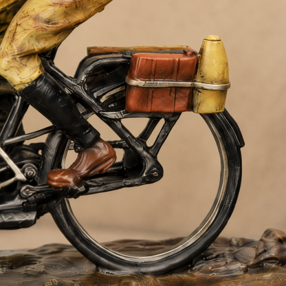 Sculpture bronze polychrome motocycliste début XXe siècle, vue 5