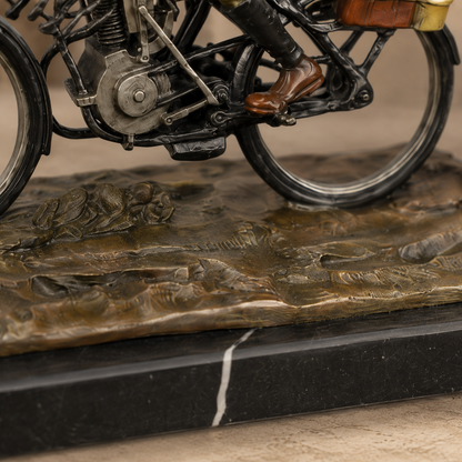 Sculpture bronze polychrome motocycliste début XXe siècle, vue 7