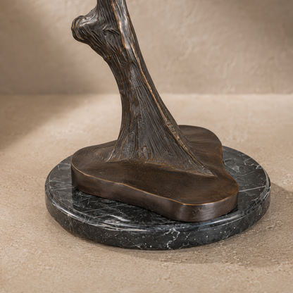 Sculpture bronze singe perché sur branche, socle marbre, vue 7
