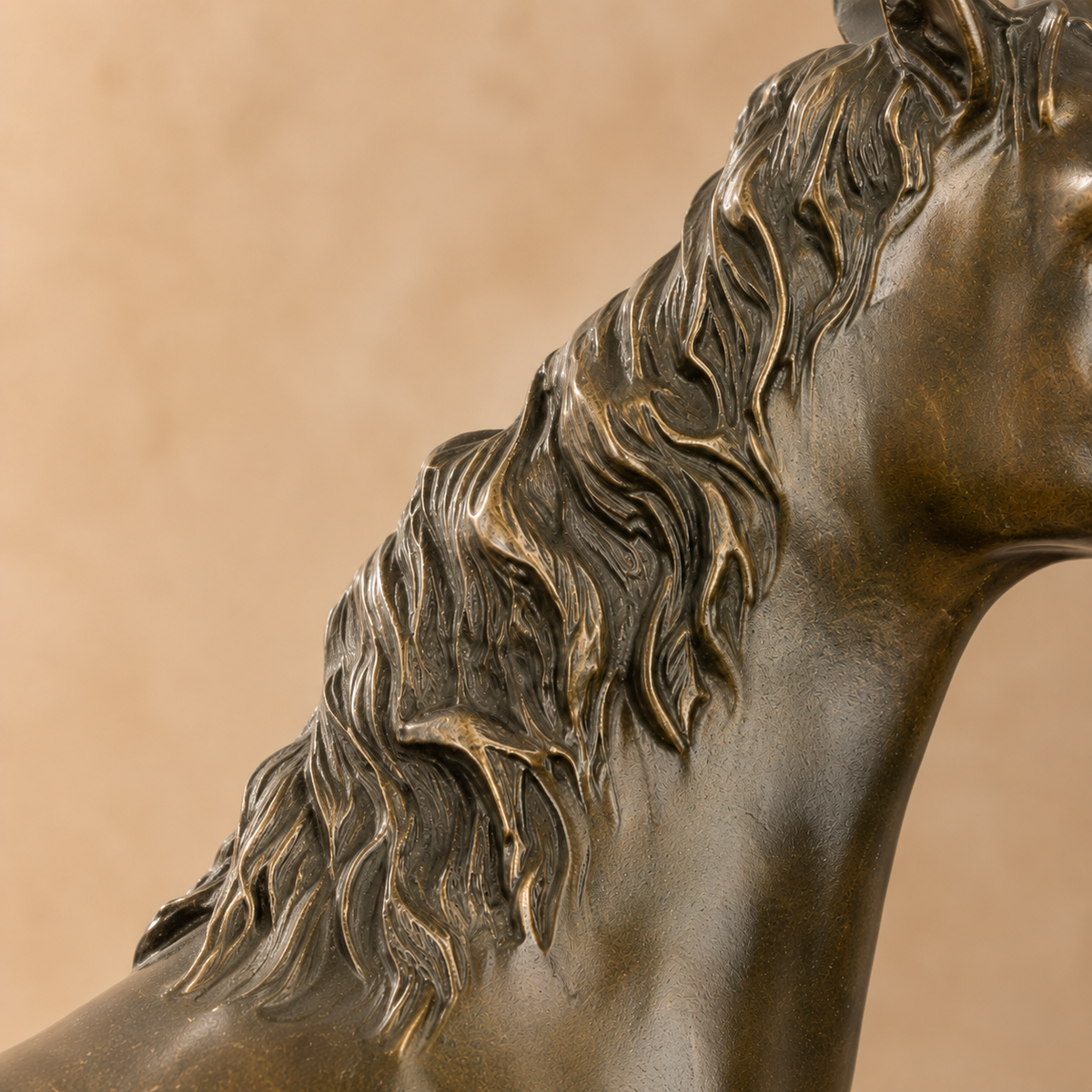 Sculpture cheval arabe au pas en bronze patiné sur marbre, vue 3