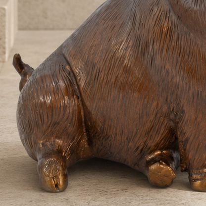 Sculpture cochon assis en bronze à patine brune dorée, vue 6