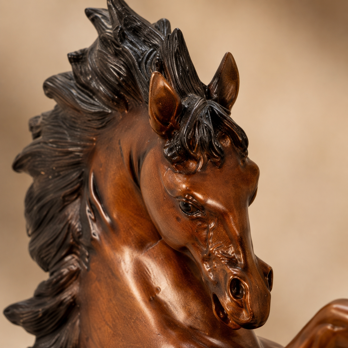Sculpture en bronze cheval cabré patine cuivrée sur marbre, vue 2
