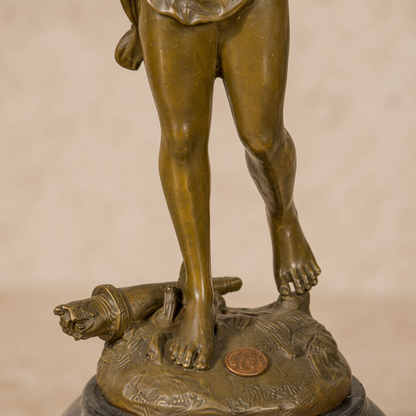 Sculpture en bronze Cupidon à l'arc et au bouclier, vue 6
