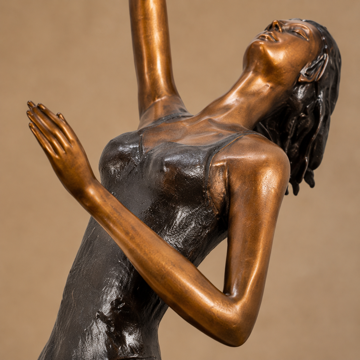 Sculpture en bronze danseuse à la robe virevoltante, vue 3