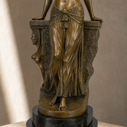 Sculpture en bronze danseuse orientale à la jupe drapée, vue 4