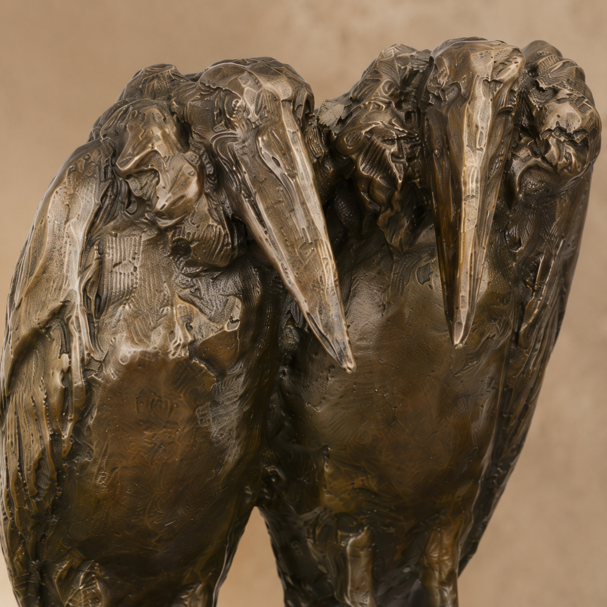 Sculpture en bronze deux marabouts sur socle en marbre, vue 4