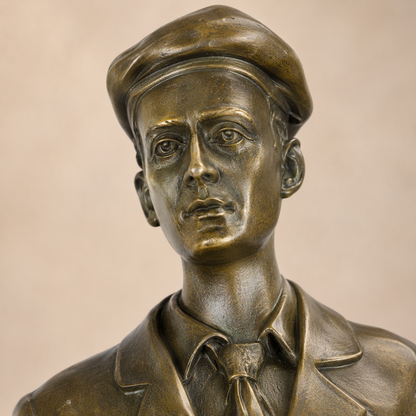 Sculpture en bronze d'un golfeur en tenue années 1920, vue 2