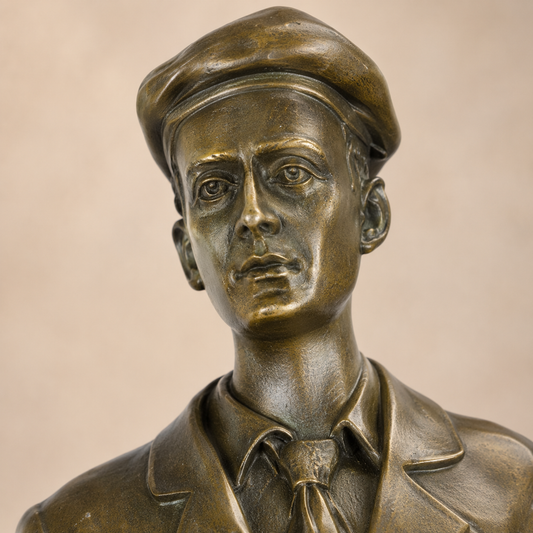 Sculpture en bronze d'un golfeur en tenue années 1920, vue 2