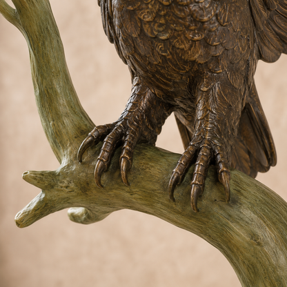 Sculpture en bronze famille de hiboux sur arbre, vue 3