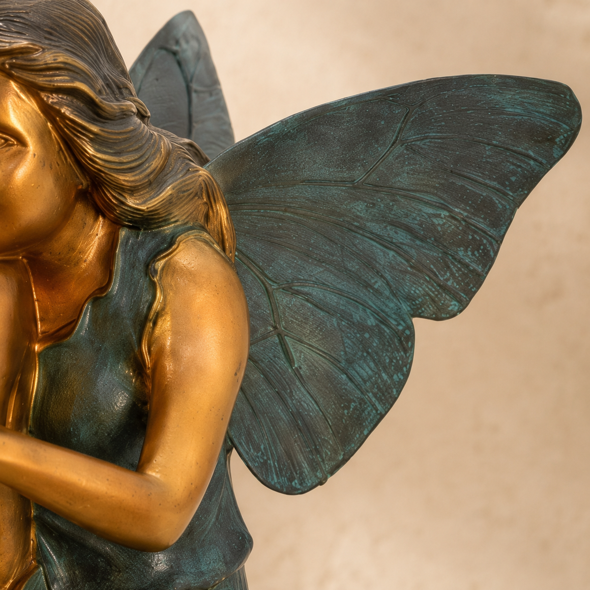 Sculpture en bronze, fée musicienne jouant de la flûte, vue 4