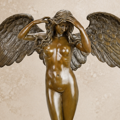 Sculpture en bronze, femme ailée aux bras levés, vue 7