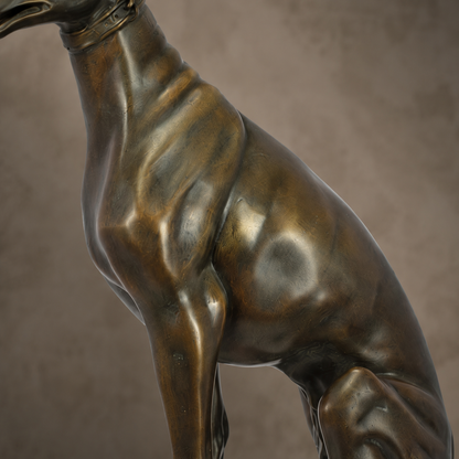 Sculpture en bronze lévrier assis aux yeux de verre, vue 4