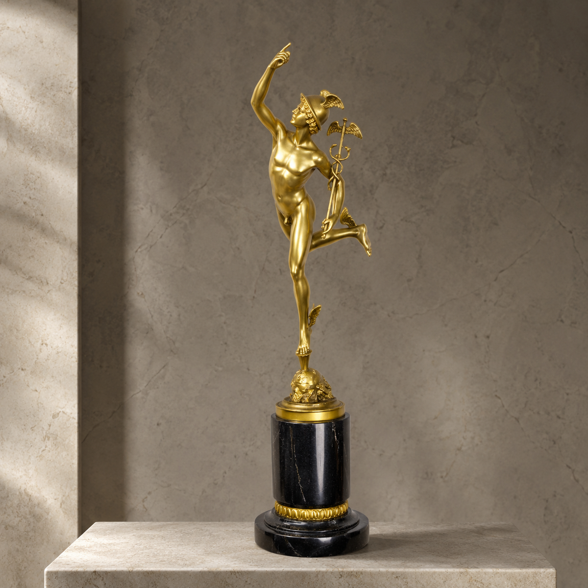 Sculpture en bronze Mercure d'après Giambologna sur socle