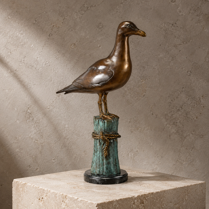 Sculpture en bronze mouette sur pieu d'amarrage