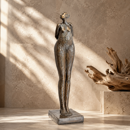 Sculpture en bronze, nu féminin debout style moderniste