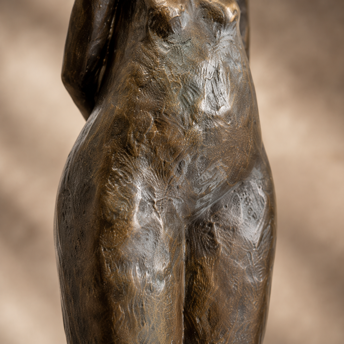 Sculpture en bronze, nu féminin debout style moderniste, vue 5