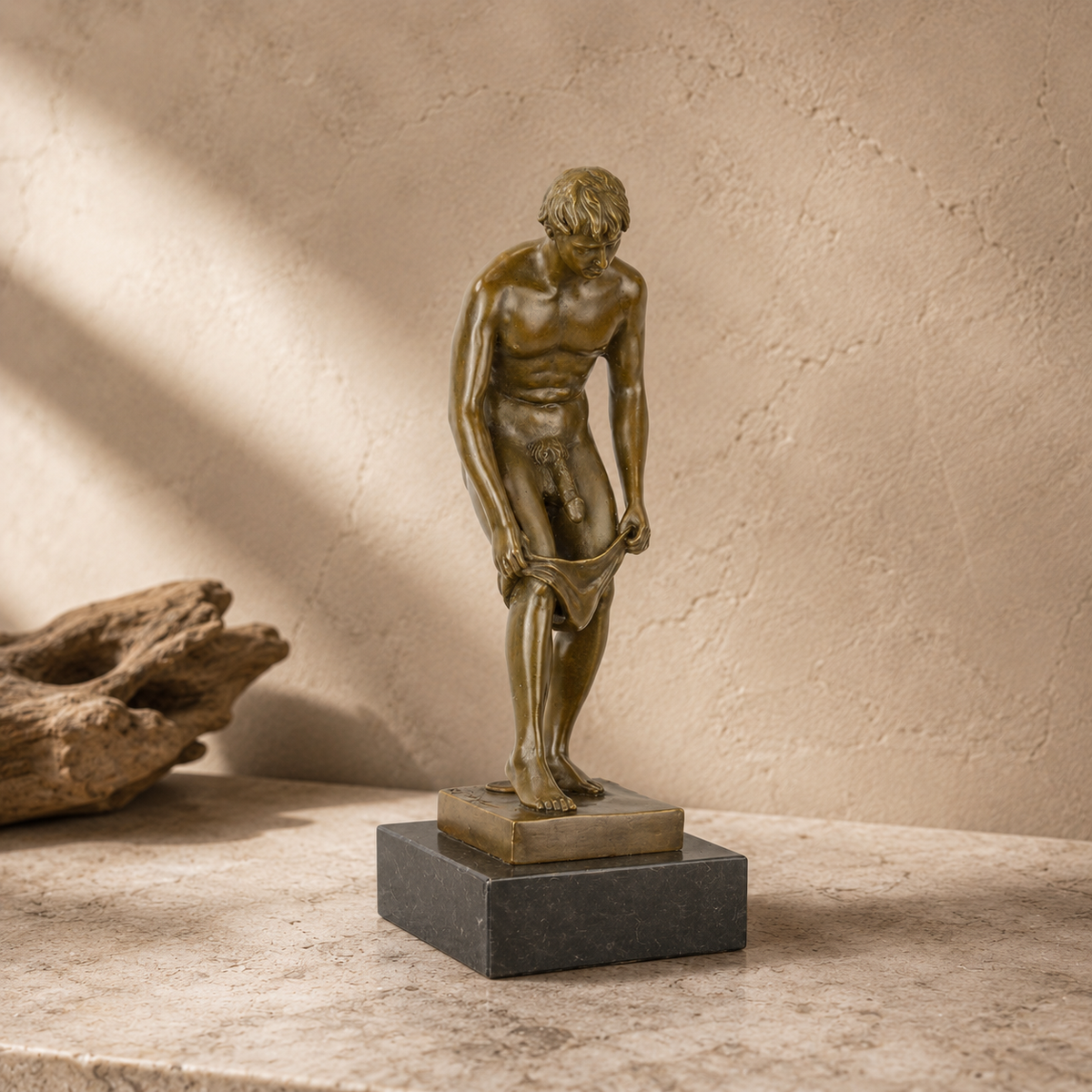 Sculpture en bronze Nu masculin au drapé sur socle marbre