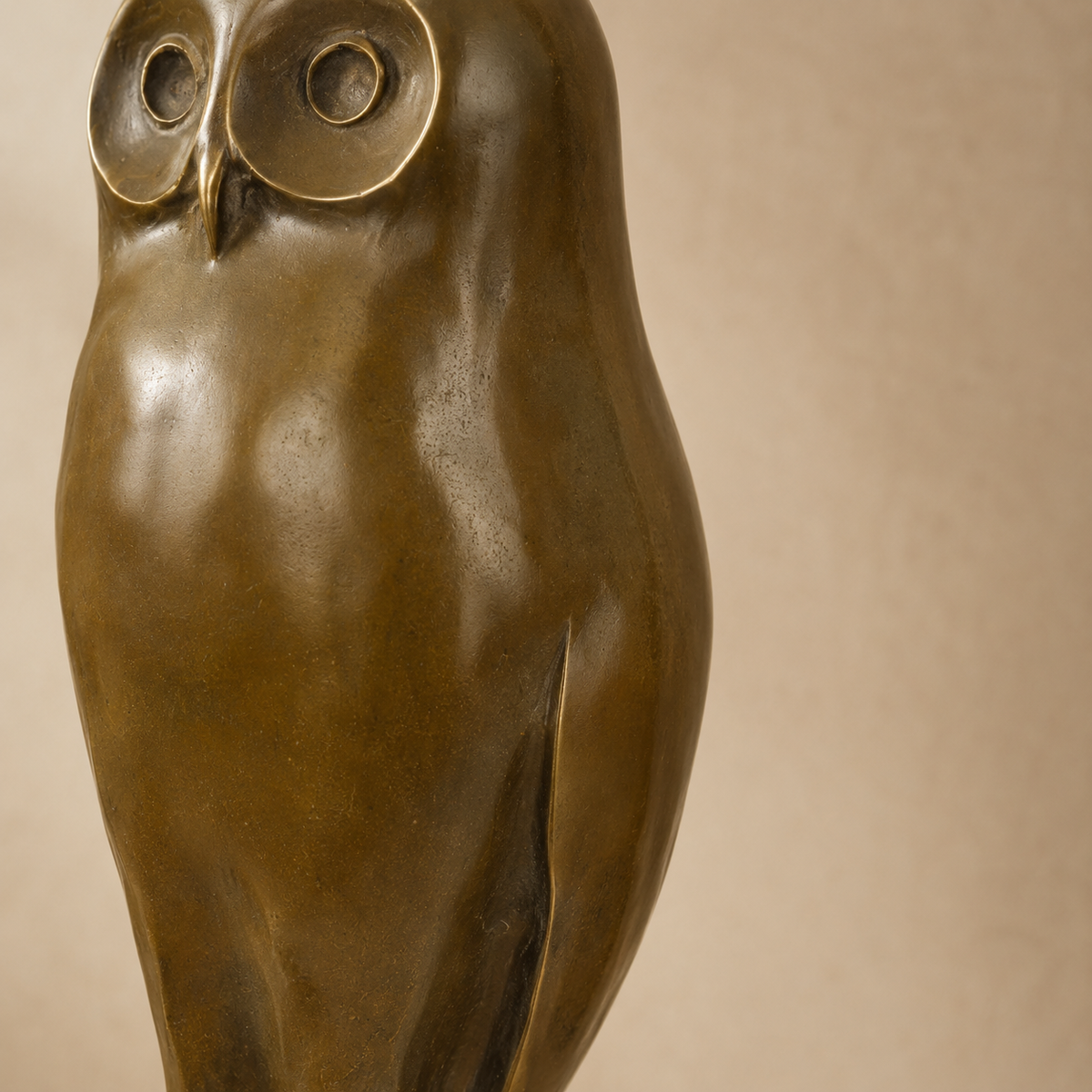 Sculpture en bronze patiné, chouette sur socle marbre noir, vue 5