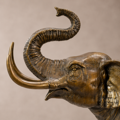 Sculpture en bronze patiné, éléphant trompe levée, vue 7