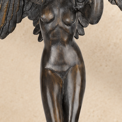 Sculpture en bronze patiné, figure féminine ailée, vue 5